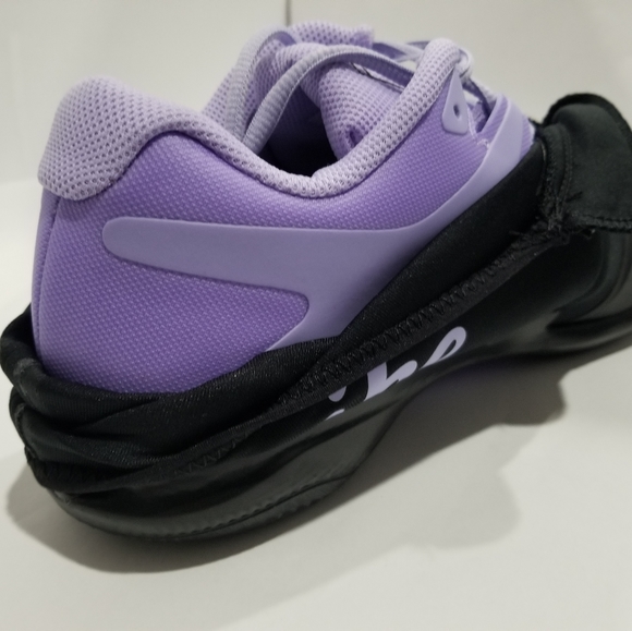 Nike Zoom Tennis Shoes - Picture 4 of 8